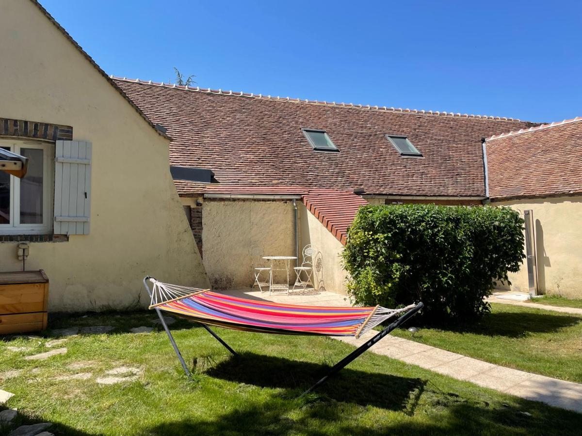 jolie maison de campagne avec piscine intérieur chauffée Fontaine-la-Gaillarde Esterno foto