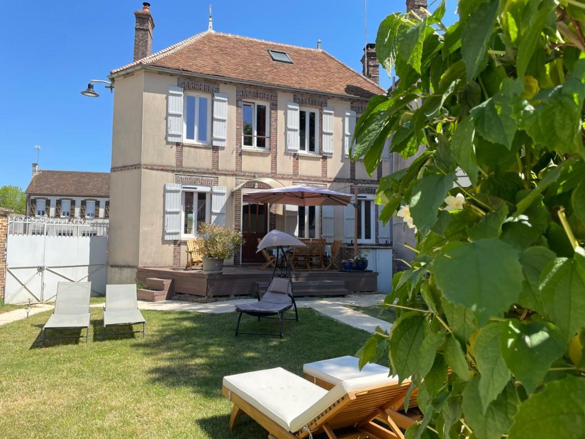 jolie maison de campagne avec piscine intérieur chauffée Fontaine-la-Gaillarde Esterno foto