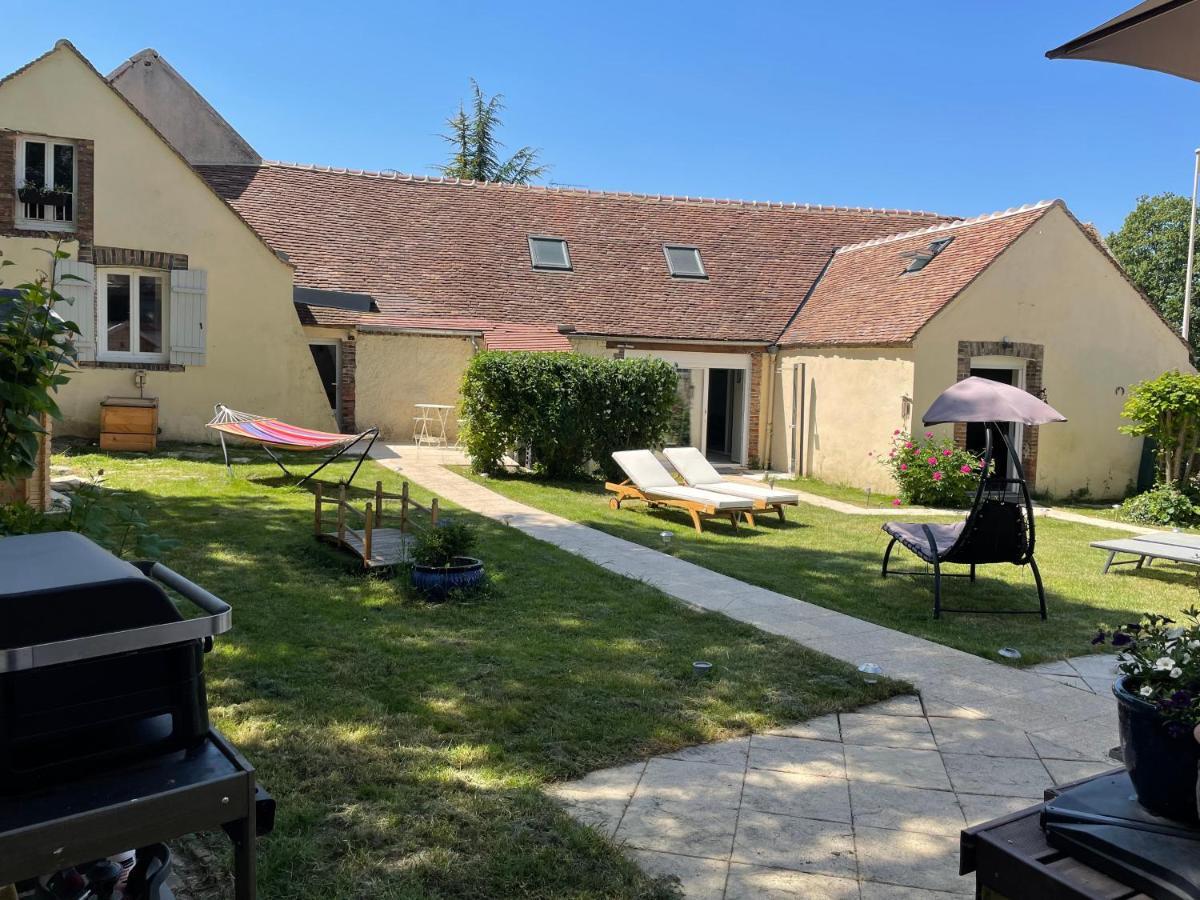 jolie maison de campagne avec piscine intérieur chauffée Fontaine-la-Gaillarde Esterno foto