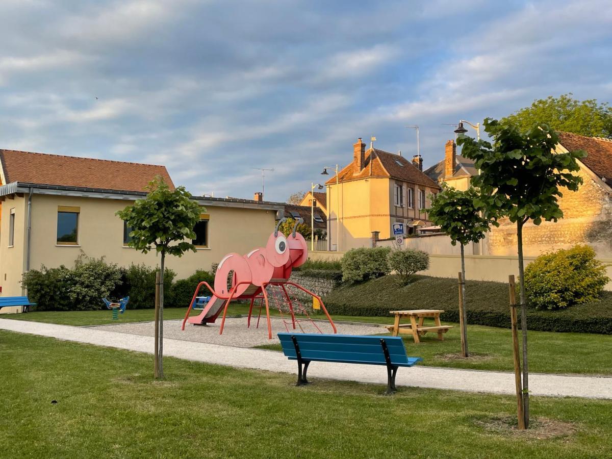 jolie maison de campagne avec piscine intérieur chauffée Fontaine-la-Gaillarde Esterno foto
