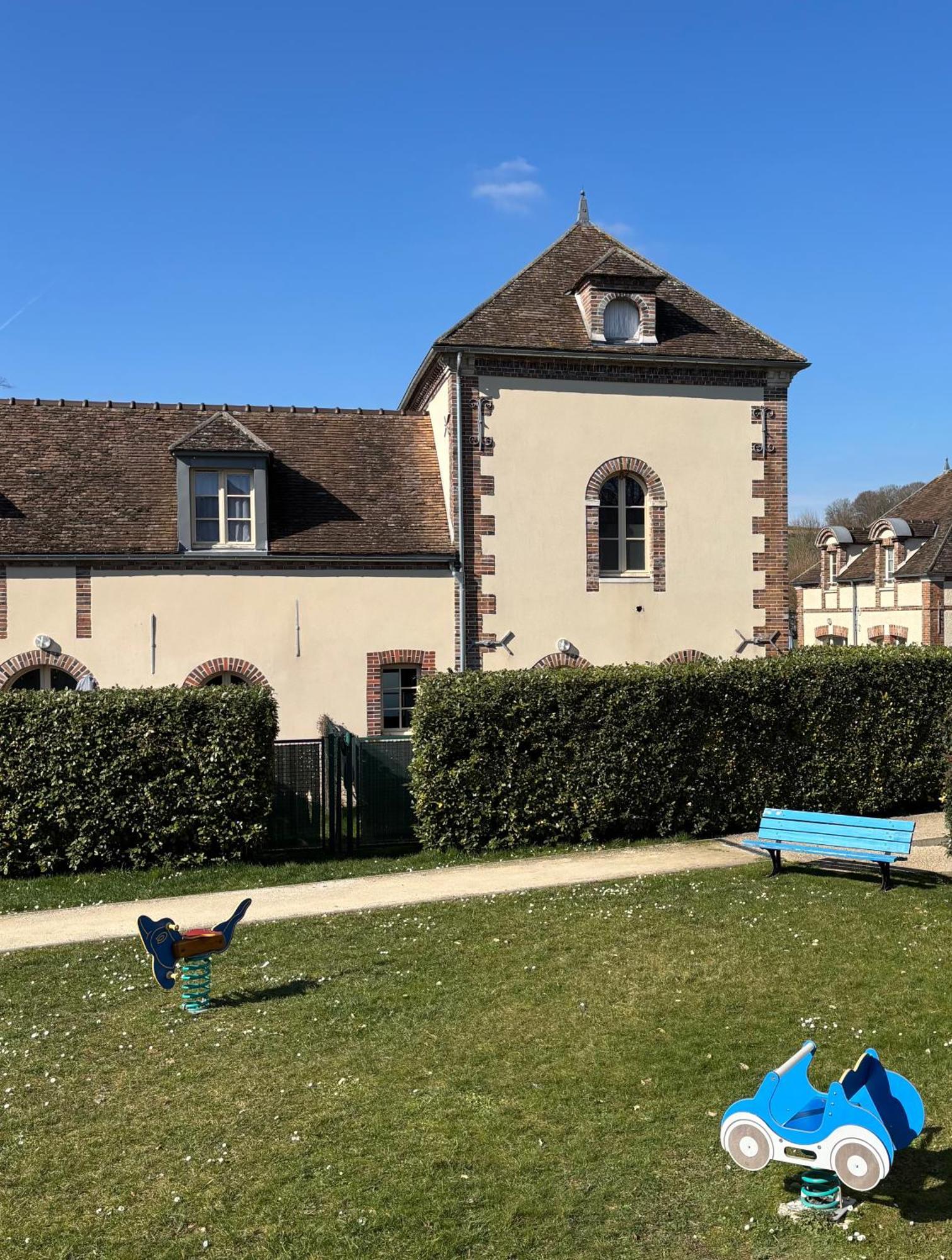 jolie maison de campagne avec piscine intérieur chauffée Fontaine-la-Gaillarde Esterno foto