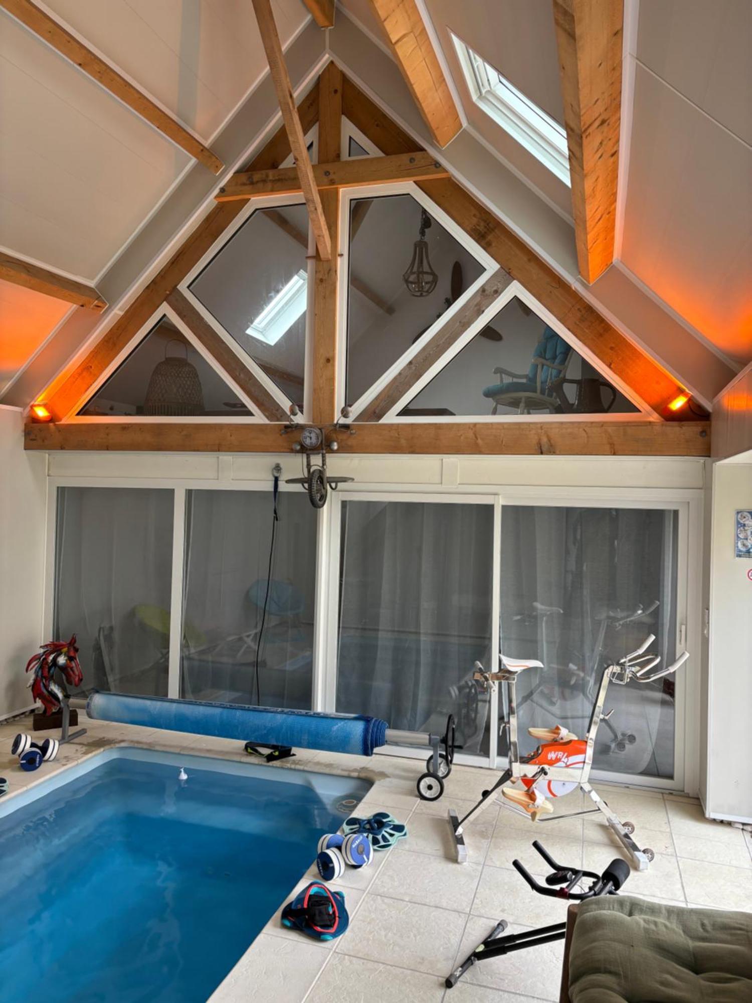jolie maison de campagne avec piscine intérieur chauffée Fontaine-la-Gaillarde Esterno foto